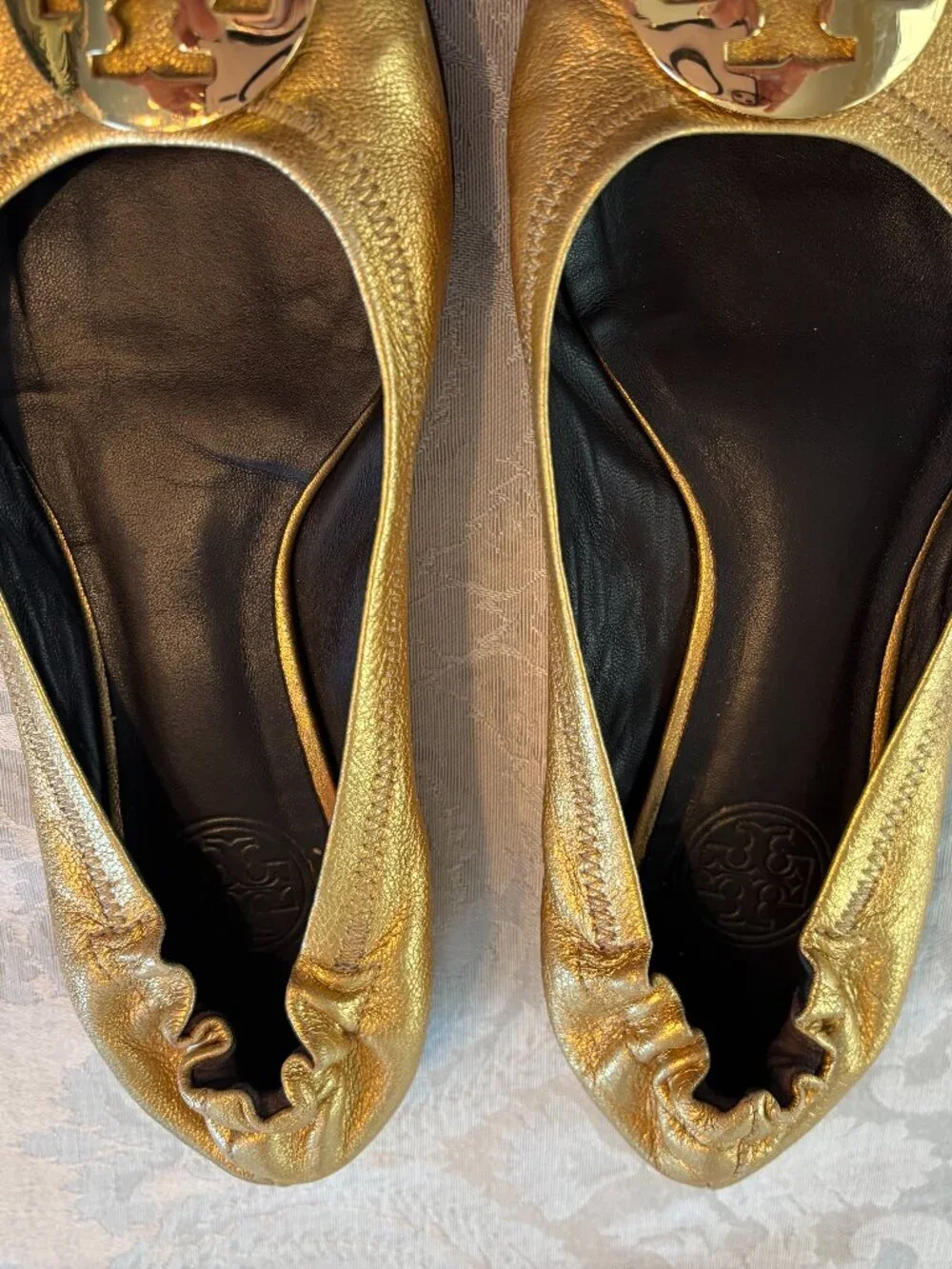 Tory Burch Mettalic Gold Leather Ballet Flats Size 7W Quiet Luxury